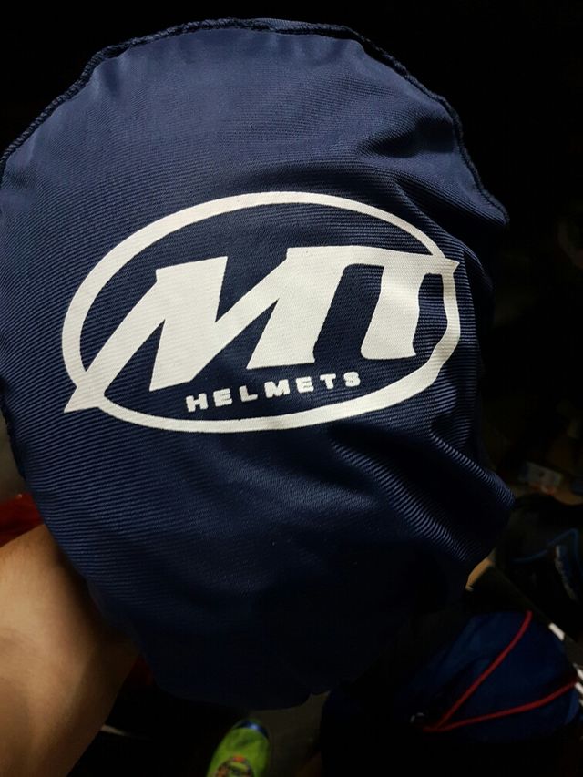 CASCO MT Localizador GPS NUEVO!!!