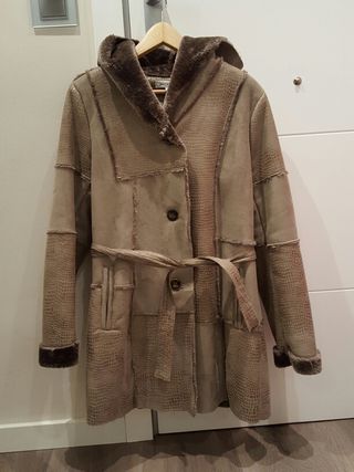 Abrigo Paz Torras Talla 42 de segunda mano por 60 EUR en Barcelona en  WALLAPOP