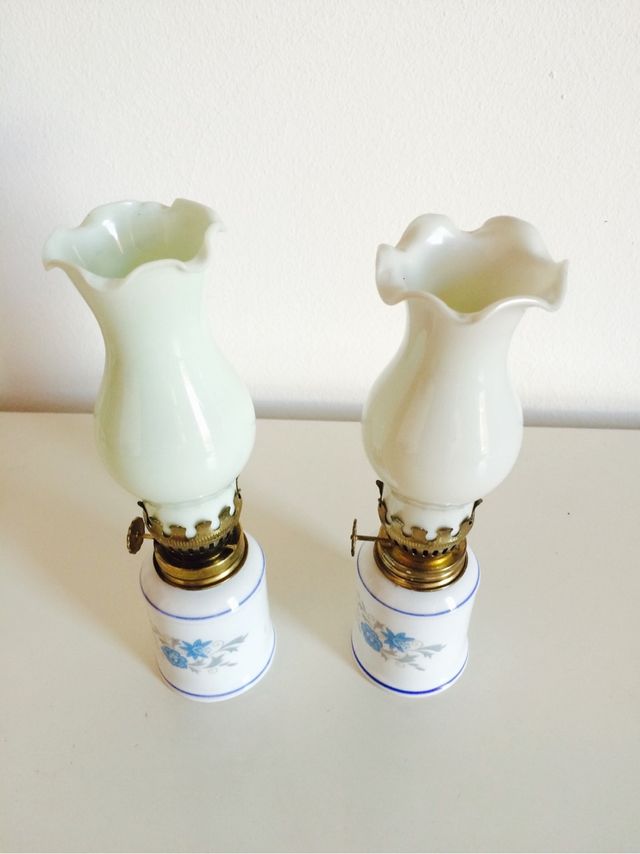 Dos quinqués pequeños antiguos