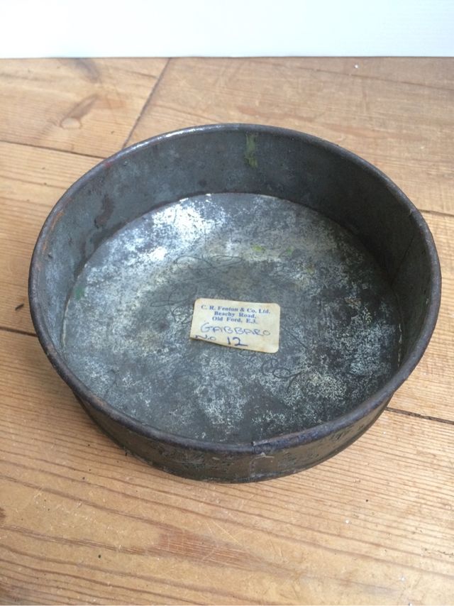 Antiguo bote de té grande