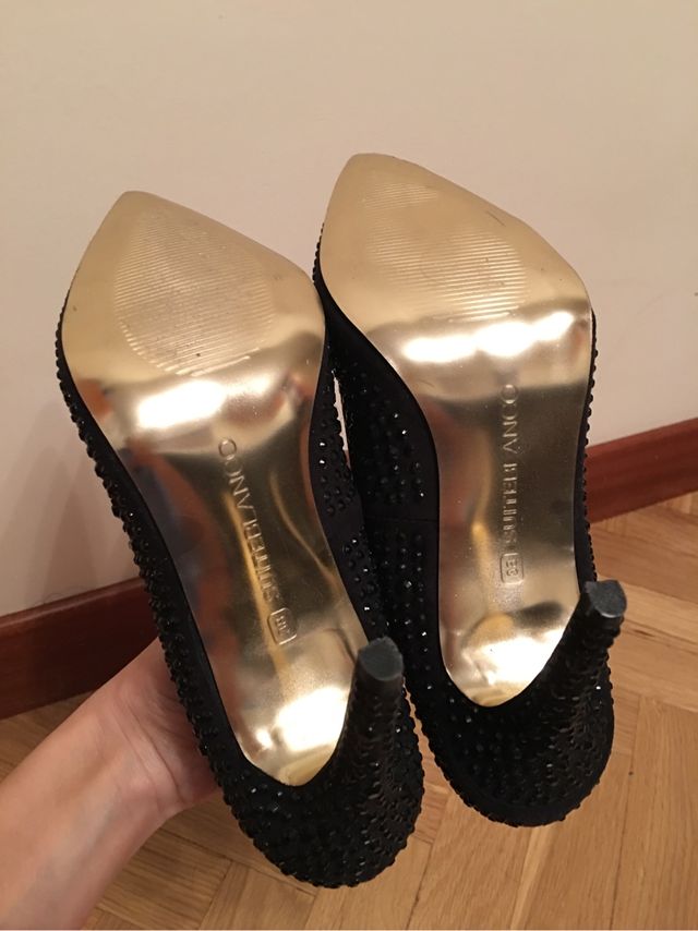 Salones negros pedrería T38