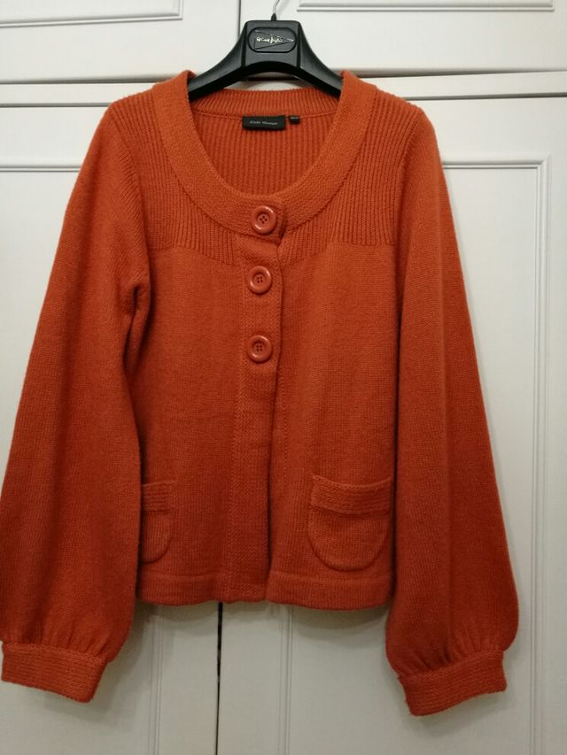 Rebeca nueva en lana de Mango bonita y original.