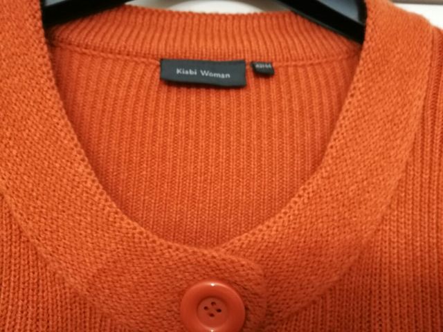 Rebeca nueva en lana de Mango bonita y original.