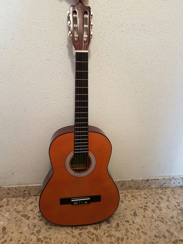 Guitarra espanyola junior, con funda