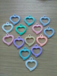 colgante corazón, acrílico, Manualidades