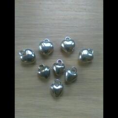 corazón plateado, colgante, abalorio, charm