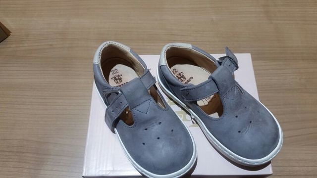 Sabates de pell per nen