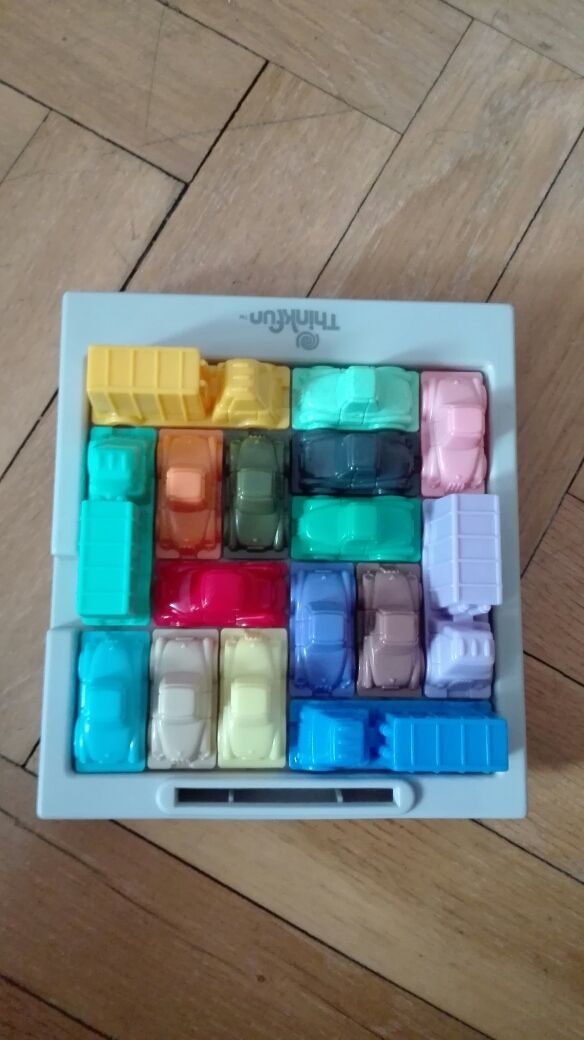 Juego de ingenio "Escapa del trafico"