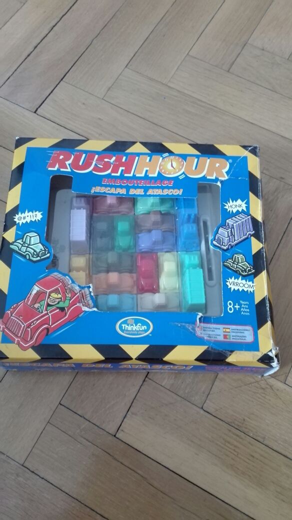 Juego de ingenio "Escapa del trafico"