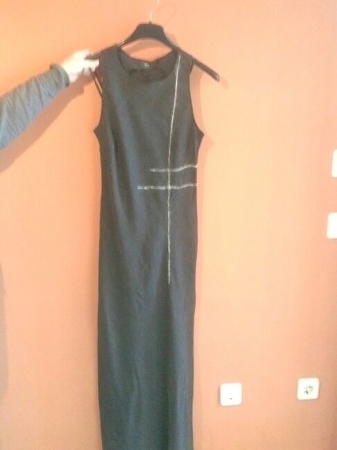 Vestido gris, Largo T/S.