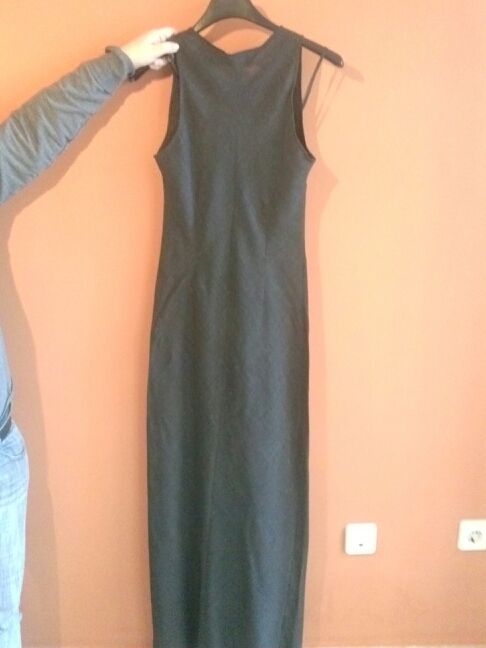 Vestido gris, Largo T/S.