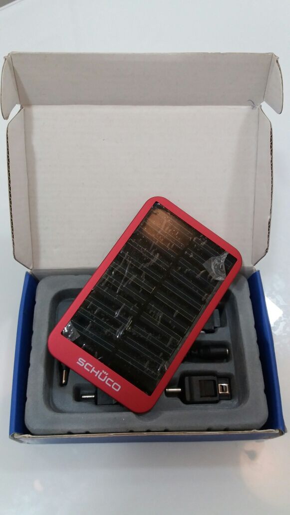 Cargador solar Schüco