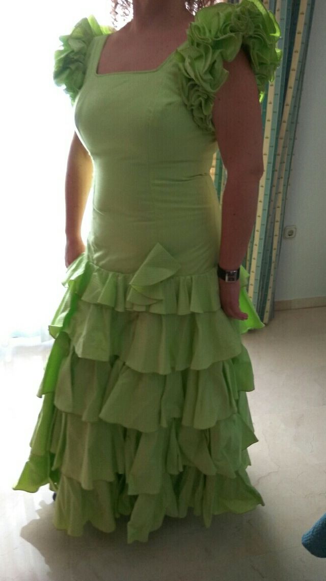 Traje flamenca nuevo verde pistacho de confección