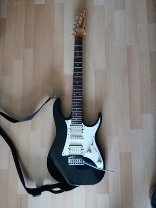 Guitarra eléctrica Ibanez rx-150 color negro de segunda mano por 450 EUR en  Partida Almafra en WALLAPOP