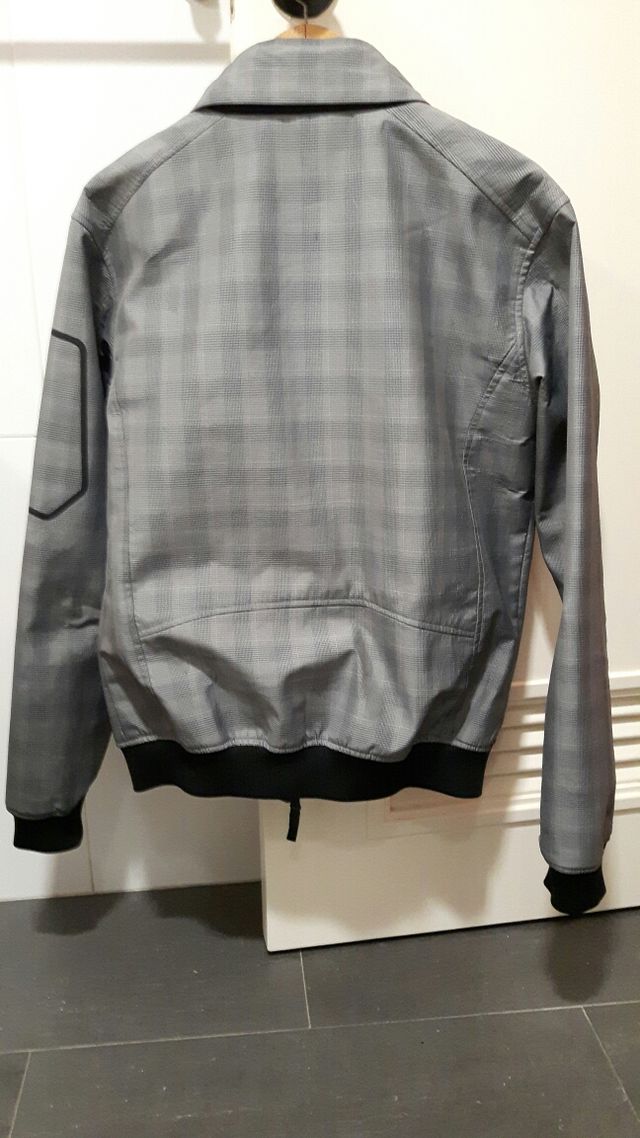 Chaqueta cazadora marca Zara. Buen estado.