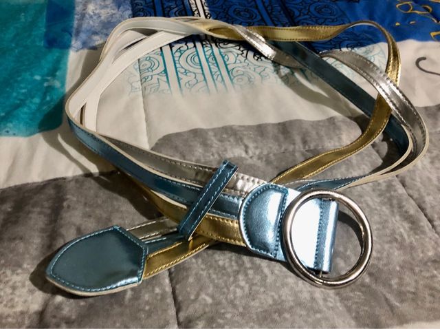 Cinturón ancho tres tonos.