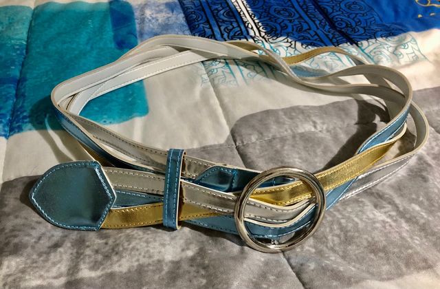 Cinturón ancho tres tonos.