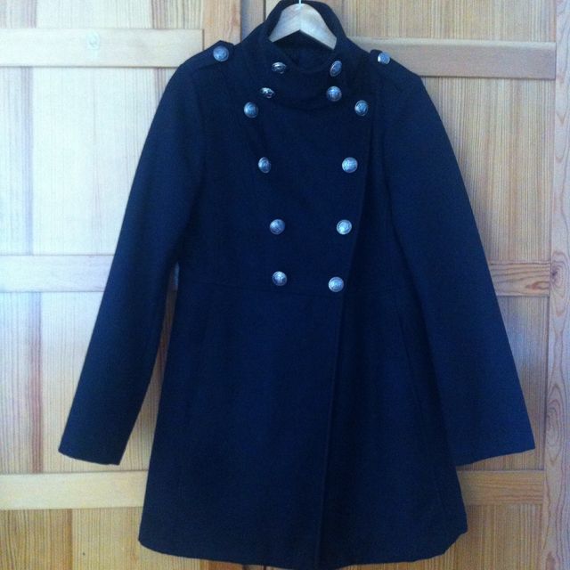 Cappotto nero doppiopetto. Taglia XL/42