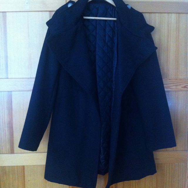 Cappotto nero doppiopetto. Taglia XL/42