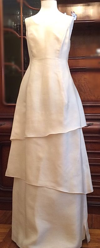 Vestido novia seda salvaje Jesús del Pozo de segunda mano por 125 EUR en  Burgos en WALLAPOP
