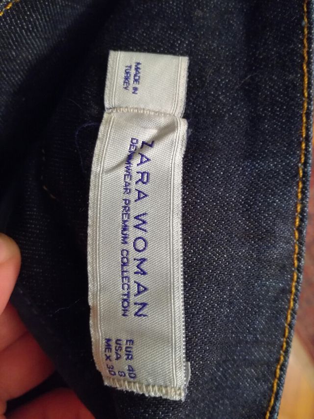 Falda vaquera elástica.