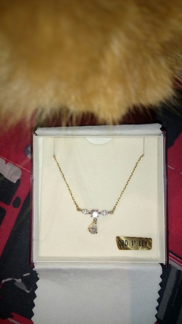 Gargantilla oro 18 k y circonitas