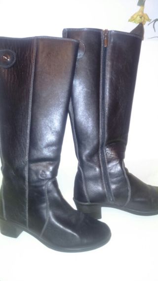Botas 24 horas. de segunda mano por 40 EUR en Rubí en WALLAPOP