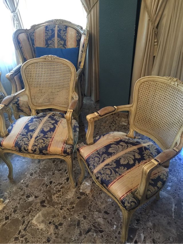 Dos Sillas De La Firma Mariano Garcia