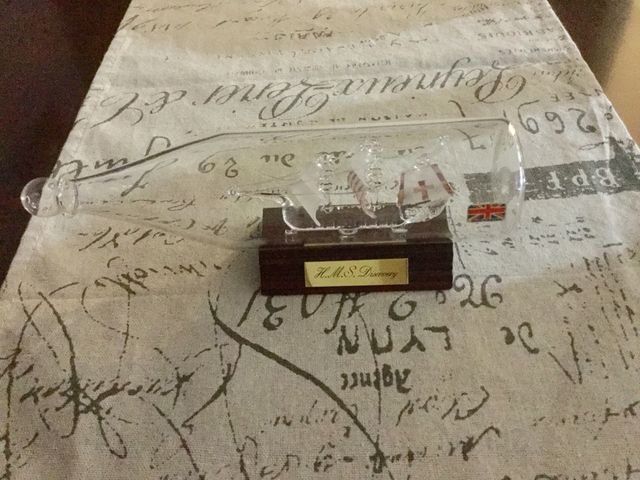 Barco de cristal dentro de botella