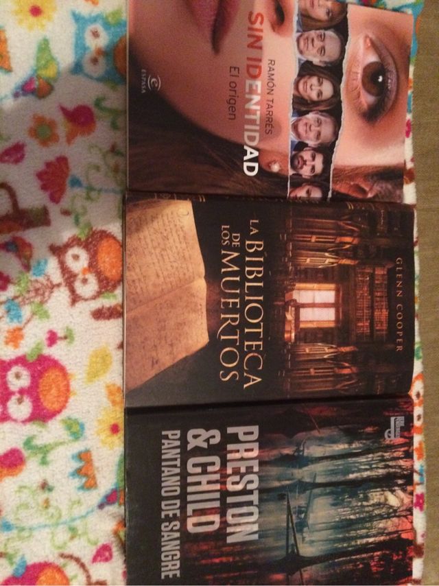 8 libros  !!! bajo a 60€ déjame entrar VENDIDO)