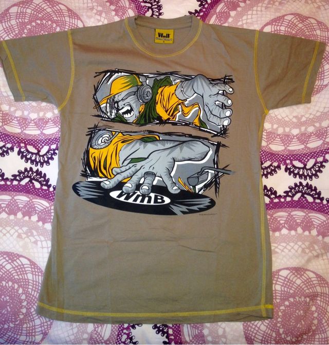 Camiseta Wear Me Baby