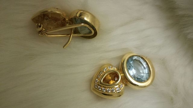 Pendientes  de  18kt .