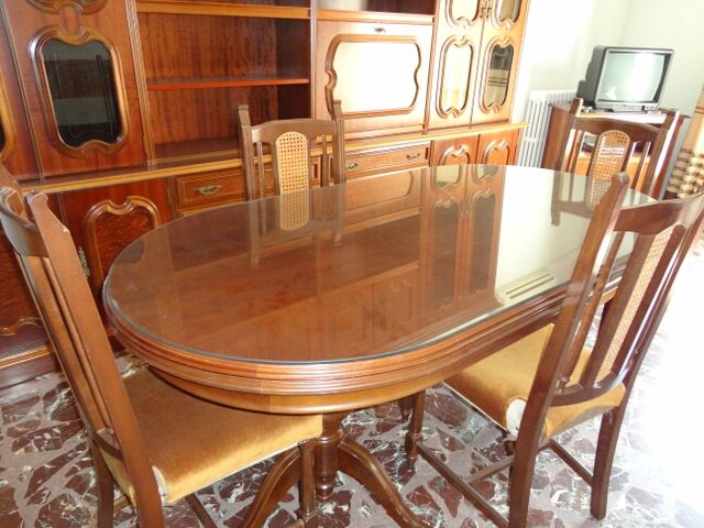 Mueble comedor clasico, mesa y sillas de segunda mano por 500 € en ... Mueble comedor clasico, mesa y sillas de segunda mano por 500 € en ...