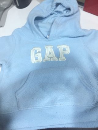Sudadera Gap bebe de segunda mano por 15 EUR en Madrid en WALLAPOP