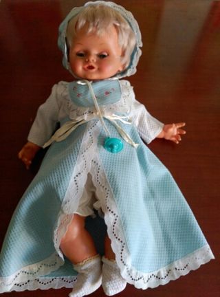 muñeca grande antigua