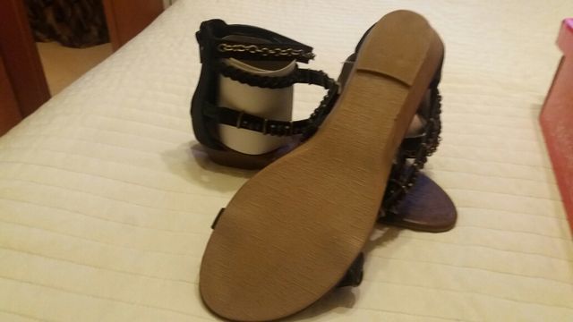 sandalias negras a estrenar