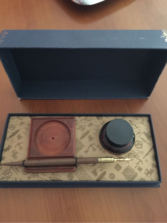 Pluma escritura antigua