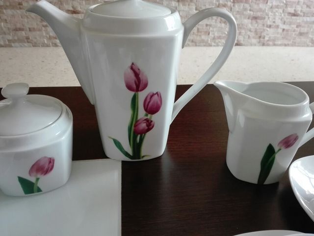 JUEGO DE CAFE DE CUATRO SERVICIOS