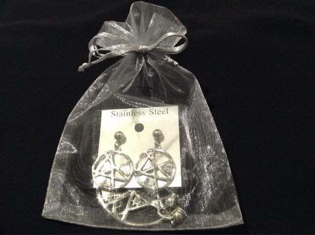 REBAJADO: CONJUNTO PENDIENTES Y COLLAR