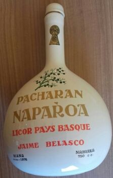 Botella de porcelana pacharán Navarra País Vasco