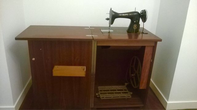 Máquina coser ALFA años 60 perfecto estado funcion