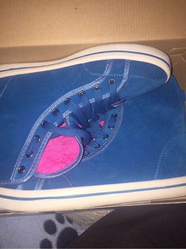 Tenis azul electrico