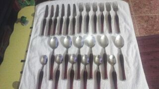 Cubertería 24 piezas de segunda mano por 20 EUR en Badalona en WALLAPOP