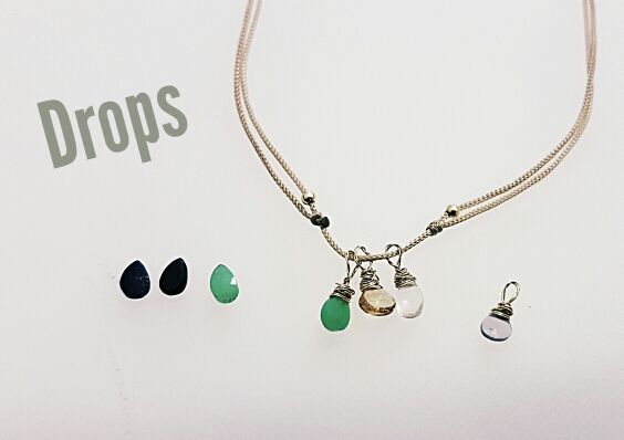 Collar colgante con piedras preciosas