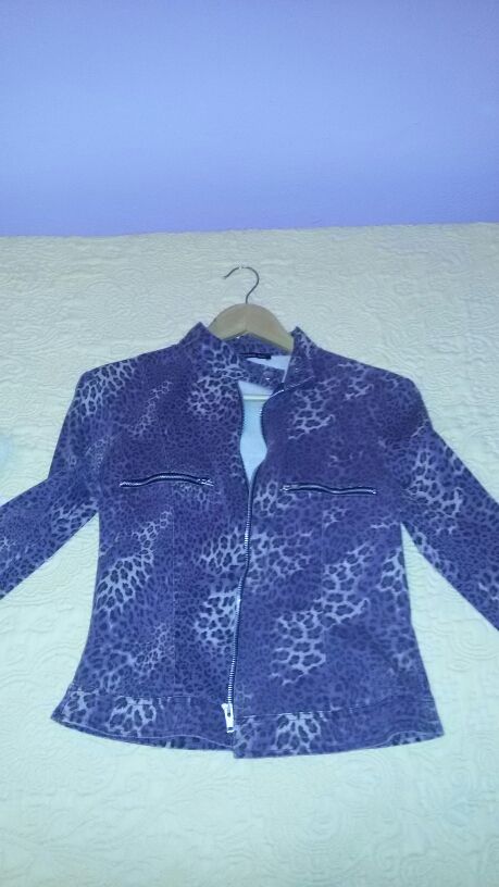 chaqueta finita emperfecto estado