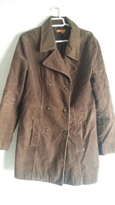 Abrigo de pana color Marrón