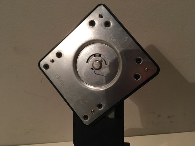 Base basculable para monitor