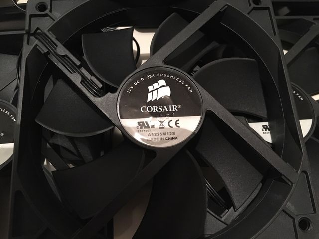 5 ventiladores Corsair 120mm y 140mm