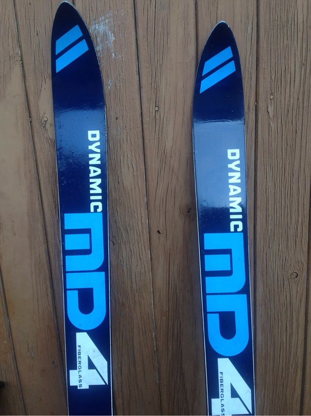 Equipamento de esqui, pranchas dinâmicas, encadernações de olhar,