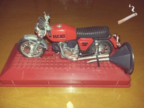 Maqueta Ducati 1979 metálica
